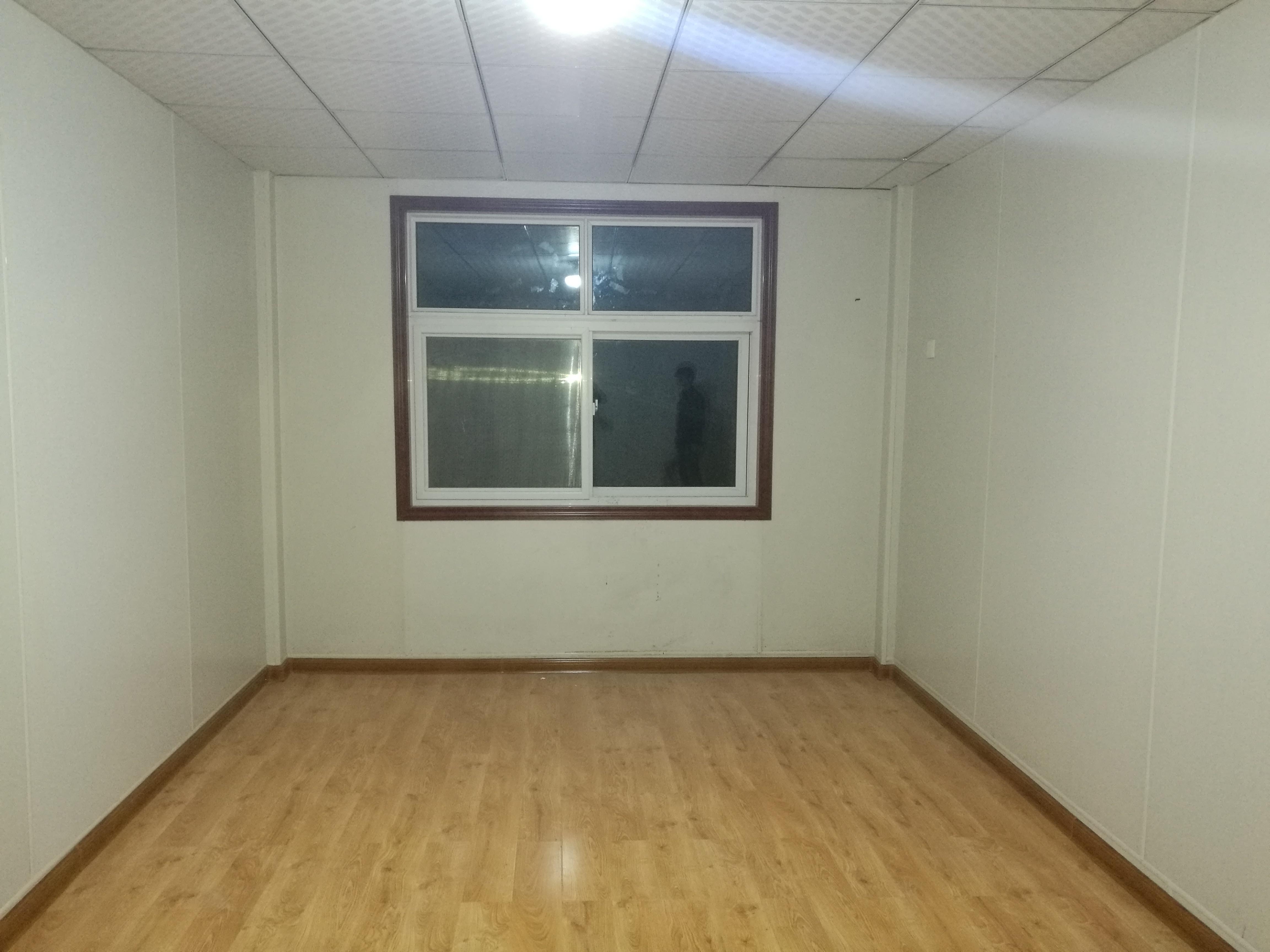 水立方洁板办公室效果